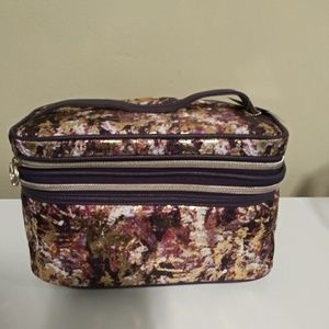 Double zip train case